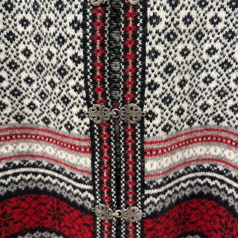 Skyr Nordic Fair Isle Wool Cardigan Metal Clasp Scandinavian Sweater L